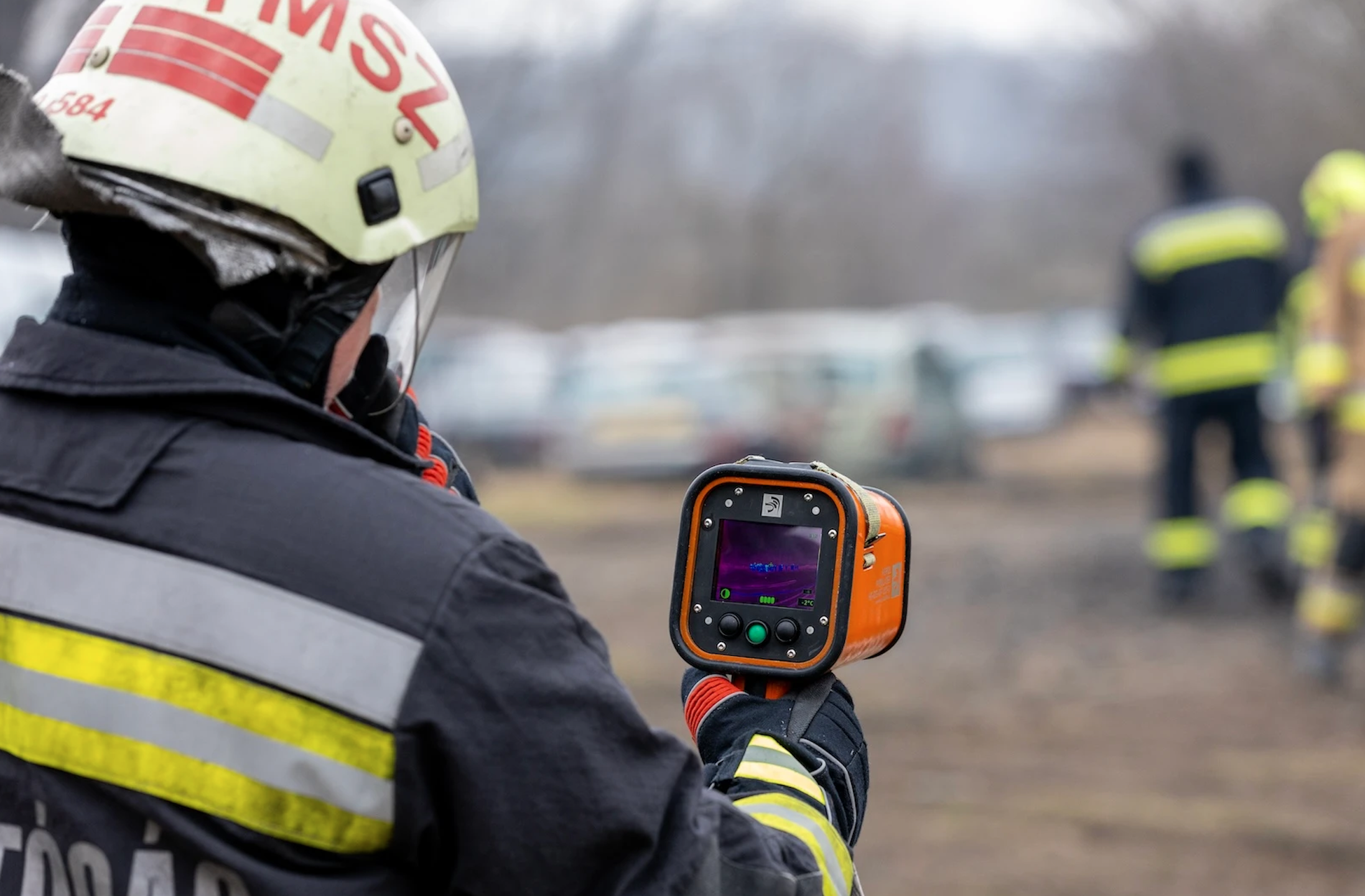 In Safe Hands: Graphene Nanotubes Power Reliable Thermal Cameras for Firefighters